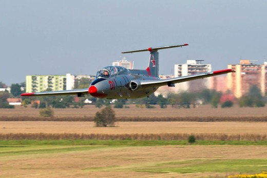 Voo em Avião a Jato L-29 Delfín - Sliač, Eslovaquia (30 min)