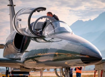 Pilotar um Avião a Jato 